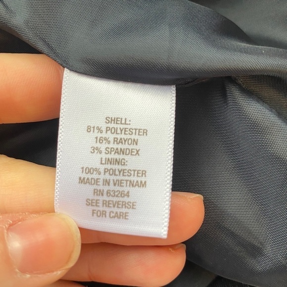 Roz & Ali, Navy blazer suit jacket ‼️HAS MATCHING PANTS‼️, size 16P - Picture 4 of 6